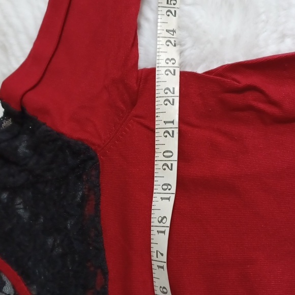 Torrid Womans Red Black Lace Knit Sweater sz 2‎ - Picture 7 of 9
